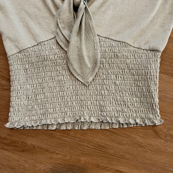 Abercrombie & Fitch Smocked Waist Blouse with Tie Front/Sage/Size Medi… - Picture 8 of 9